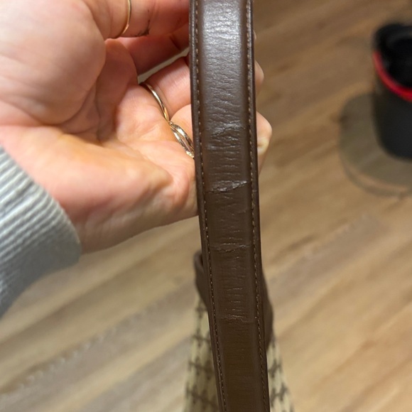 Gucci Tan and Brown Monogram Shoulder Bag - Picture 8 of 16